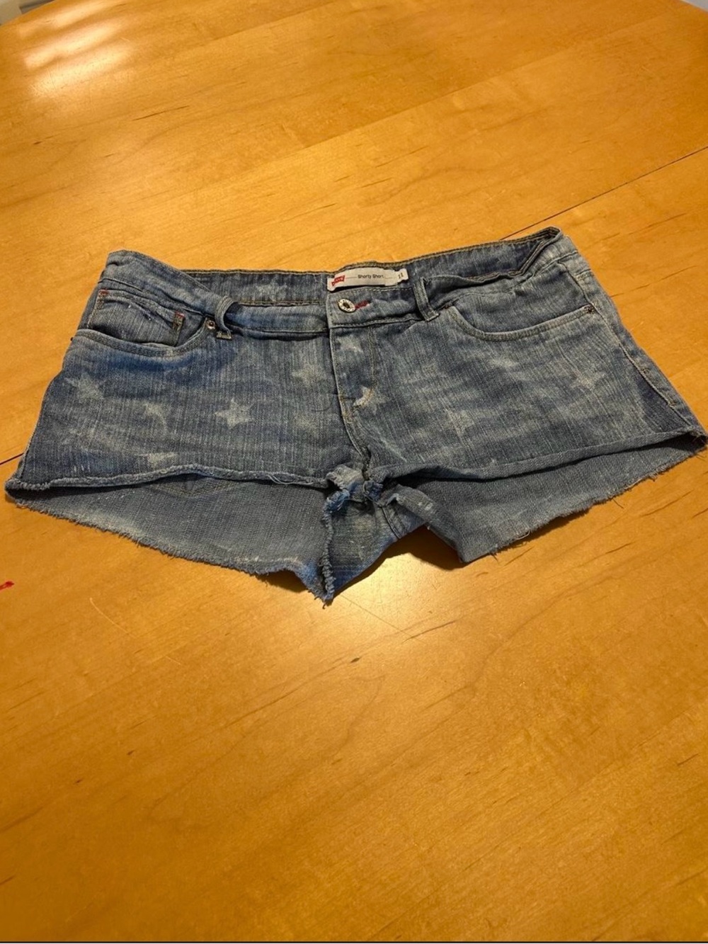Levi’s women shorty shorts